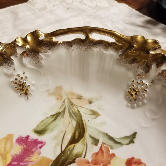 Rare Antique RS Prussia molded grapes hand painted large bowl and 4 smaller ones - Picture 2 of 16